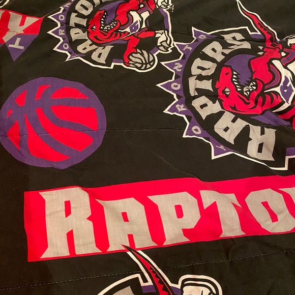 Vintage Toronto Raptors Blanket - Picture 3 of 5